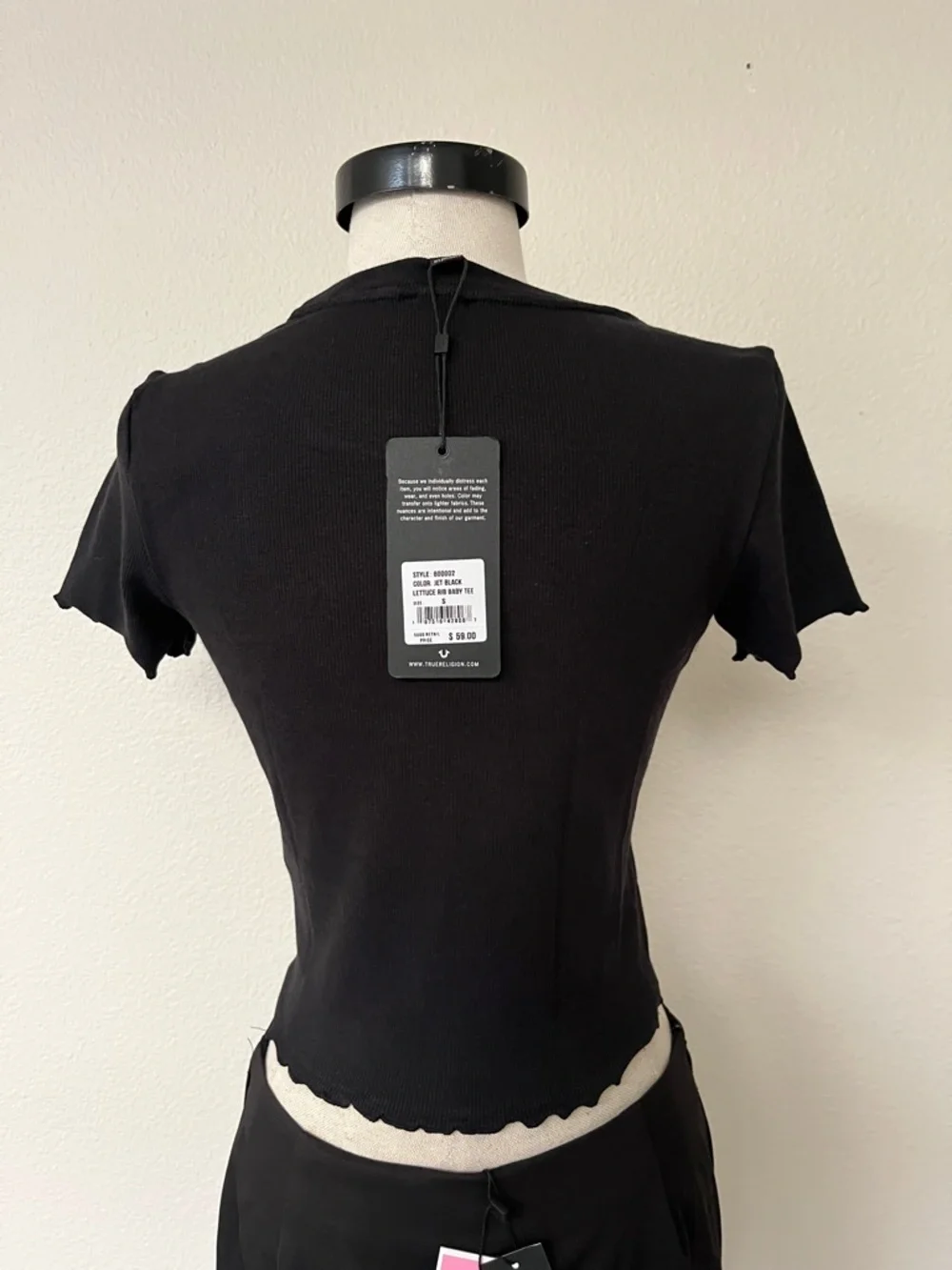 NWT True Religion Women’s Black Ribbed Short Sleeve Shirt, size Small - Picture 2 of 3